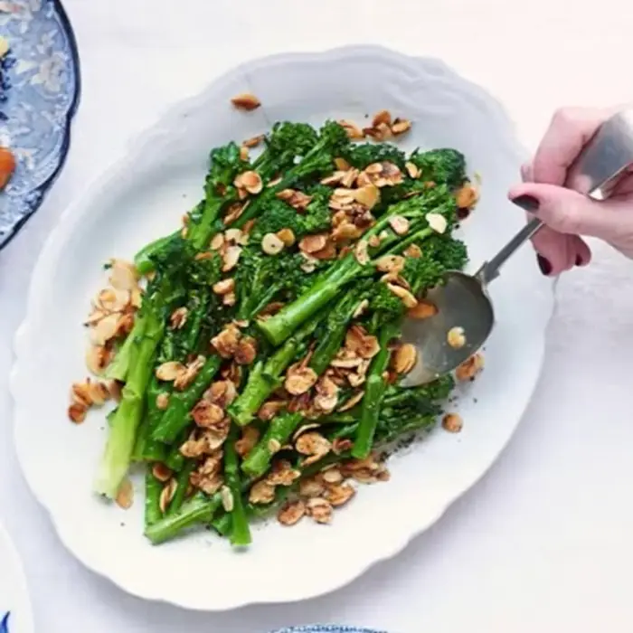Vietnam's Broccoli Bubbles With Sweet Chili Dip — Crunch Attack!